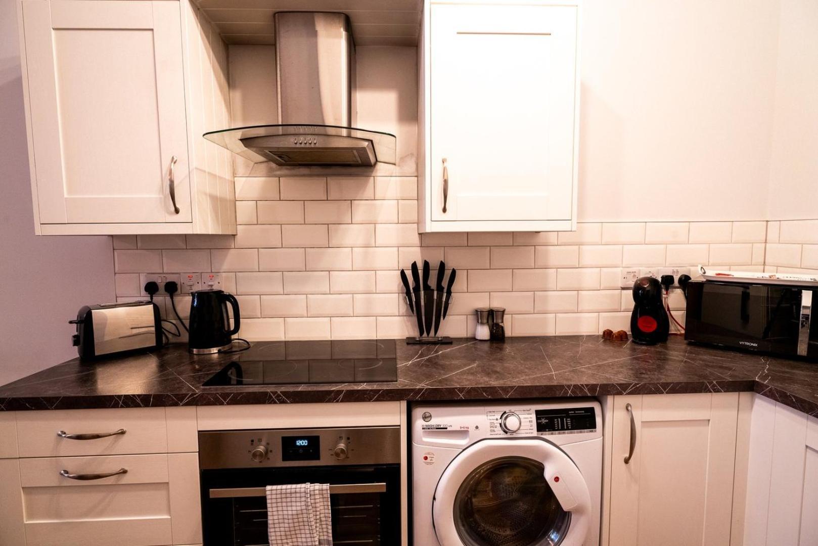 Free Parking | Smart Tv | 4 Guests Appartement Swansea Buitenkant foto