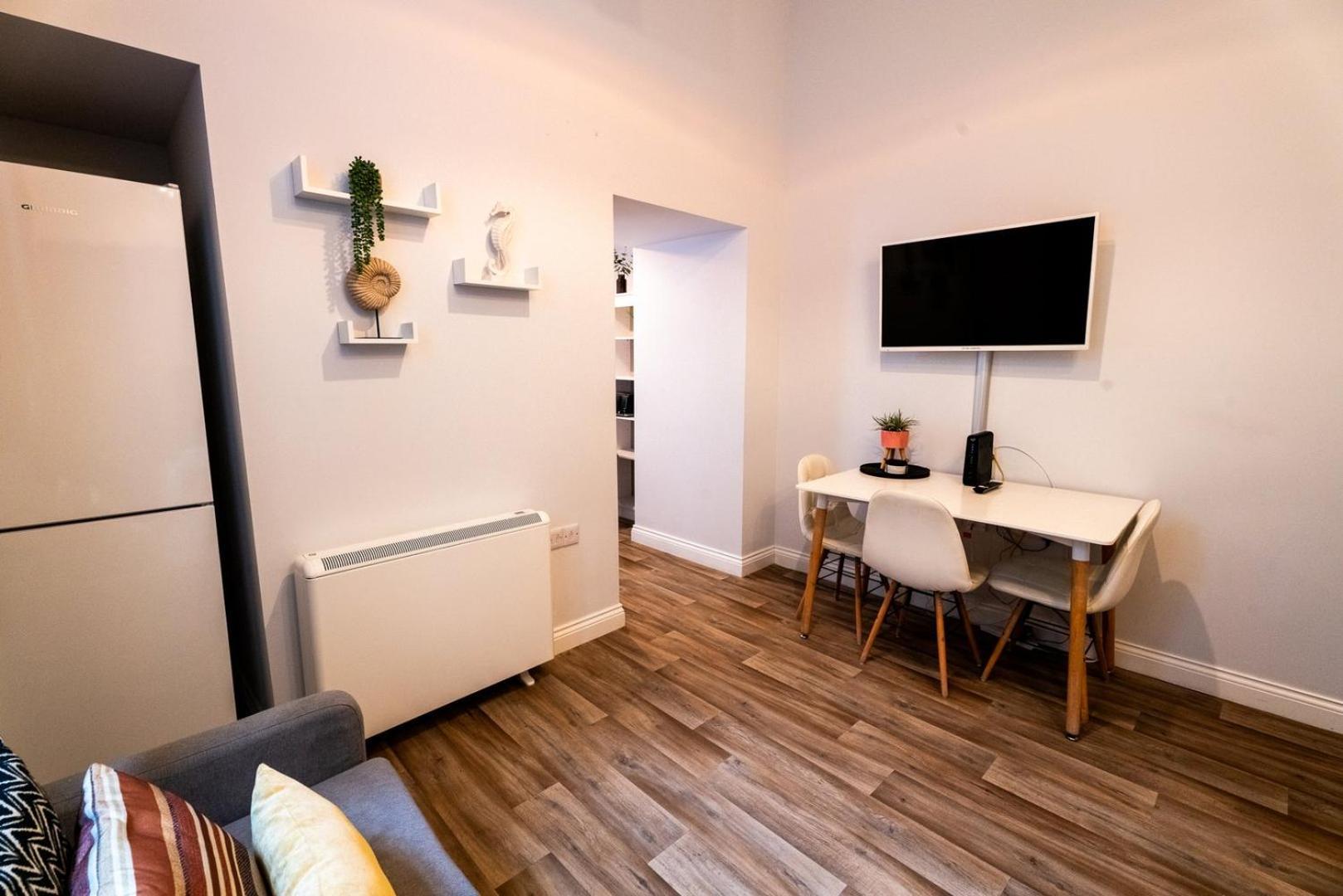 Free Parking | Smart Tv | 4 Guests Appartement Swansea Kamer foto